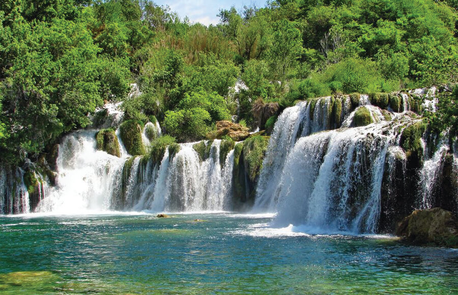 Afbeelding voorBezoek de beroemde Krka watervallen.