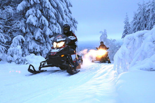 groep Singlereis Lapland Sneeuwscooter