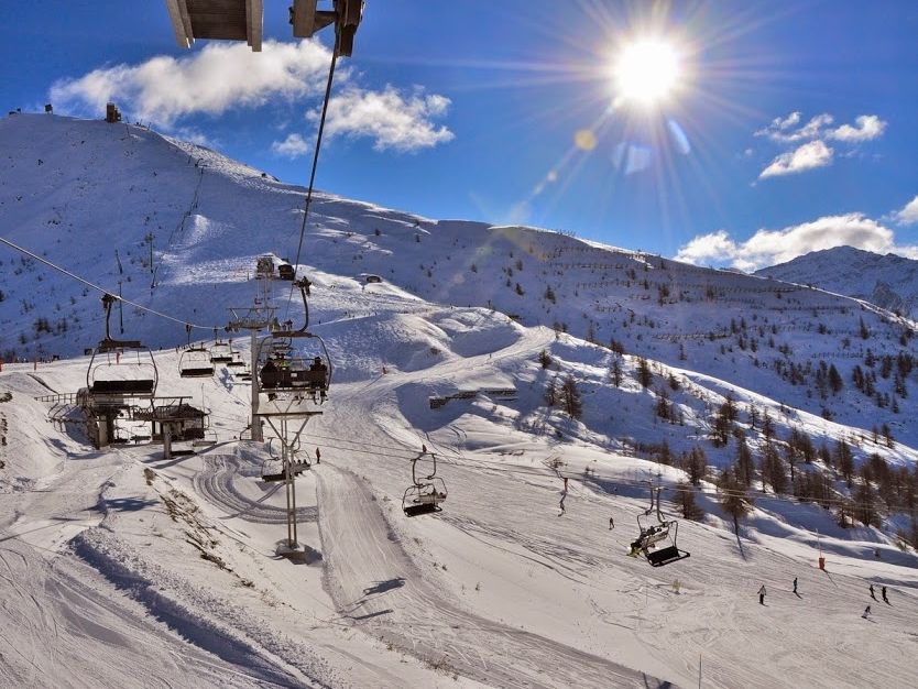 Afbeelding voorGrootste ski-gebied van Italië (400 km.) mét Olympische afdaling van Turijn.