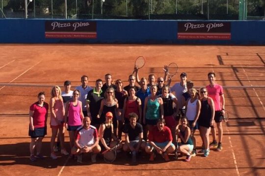 single tennisles