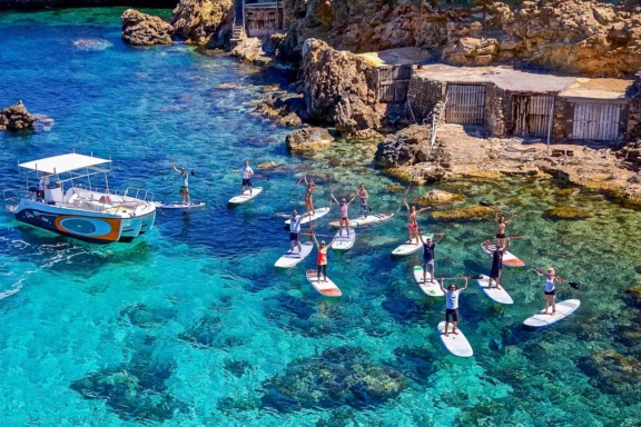 Op Ibiza is van alles te doen. Wat is jouw plan vandaag? singlereis Ibiza Suppen