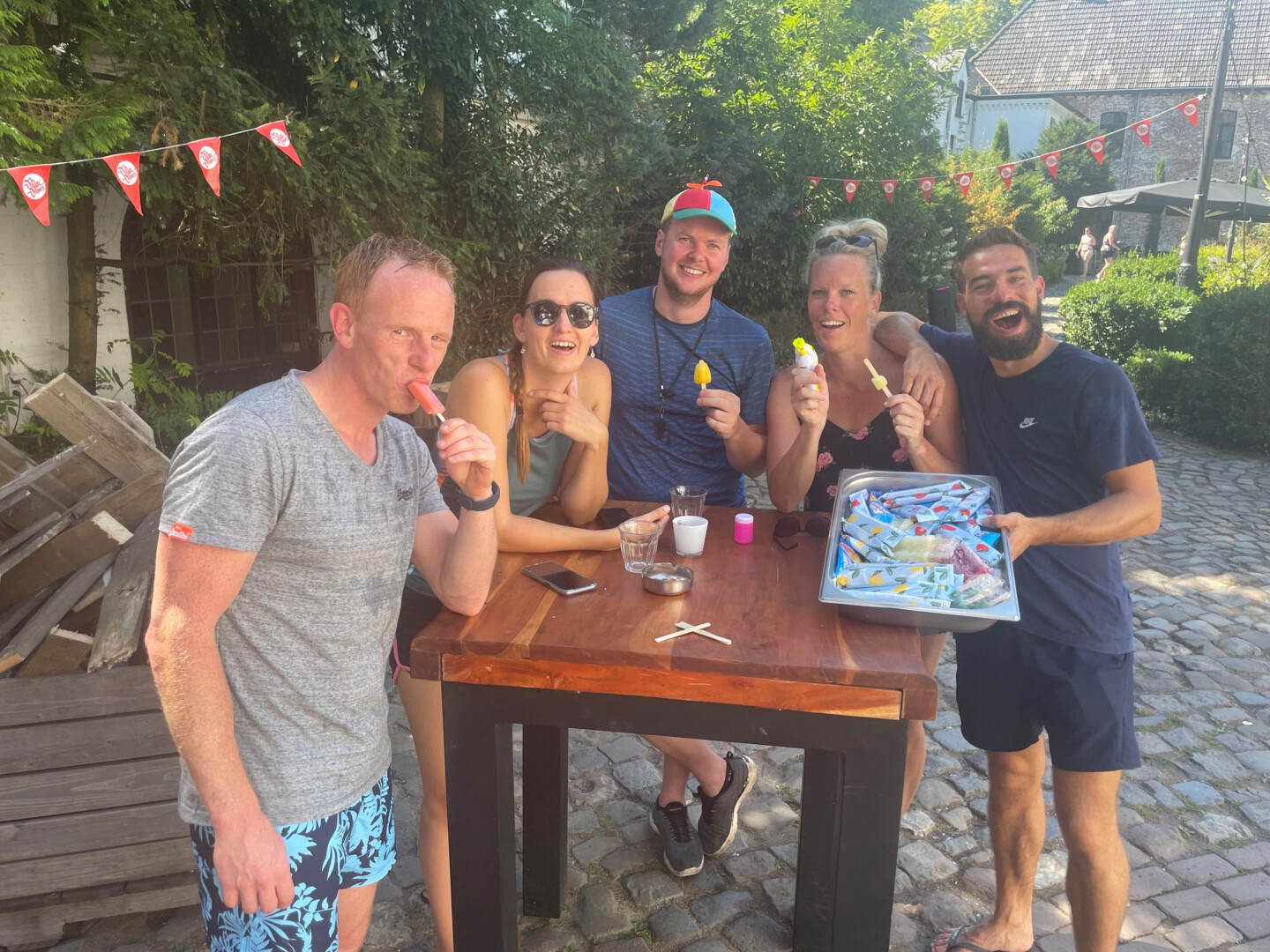 Afbeelding voorHet is volop zomer en dan is niks lekkerder dan een waterijsje, toch? 