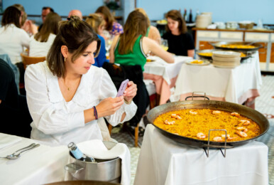 Paella eten tijden de padel singlereis