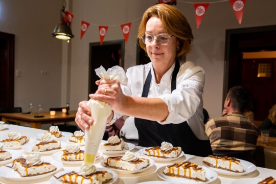 Het eten is van restaurant niveau. Met heerlijke 3-gangen-diners en desserts om je vingers bij af te likken koken kok weekendvibes