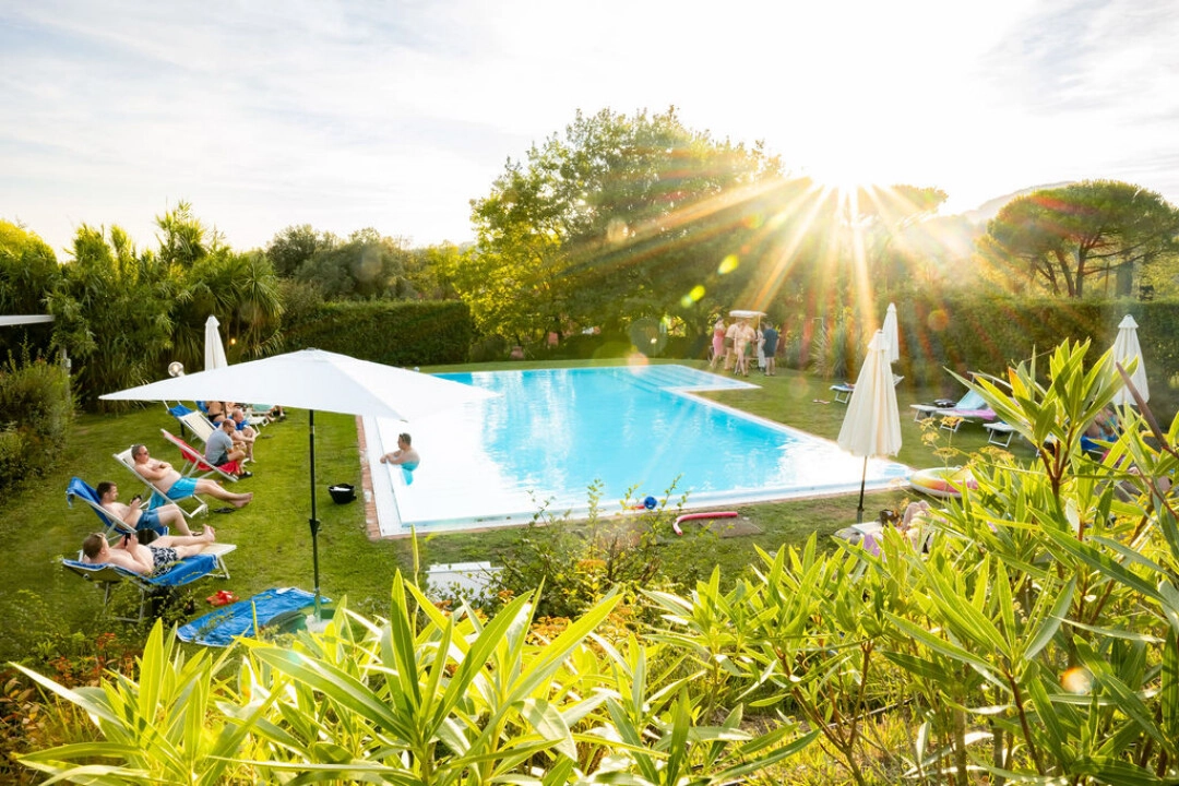 Heerlijk zwembad bij het verblijf